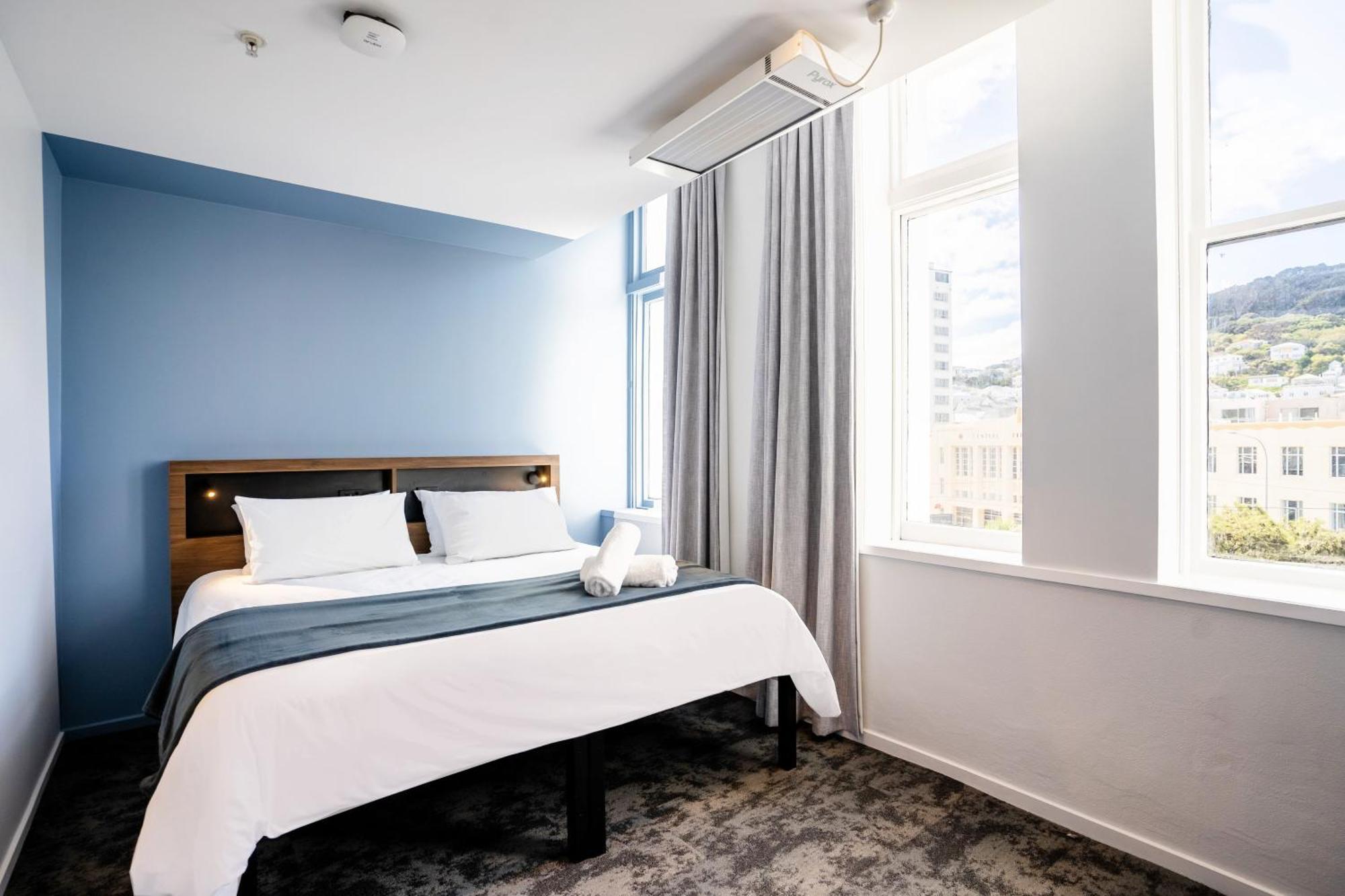 Haka House Wellington Hostel Bagian luar foto A room at the hotel