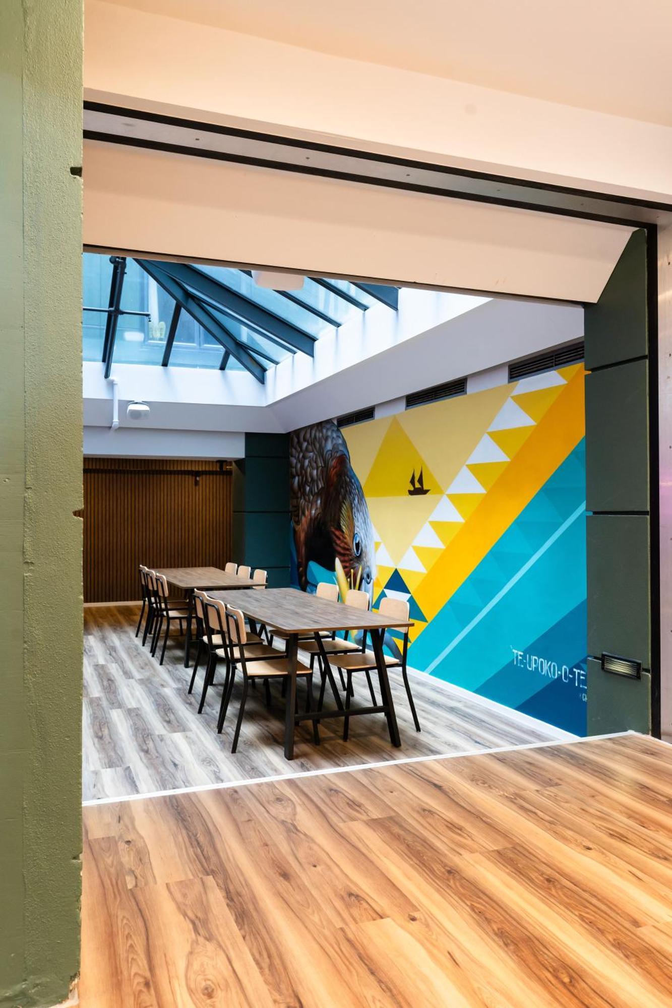 Haka House Wellington Hostel Bagian luar foto The Hub